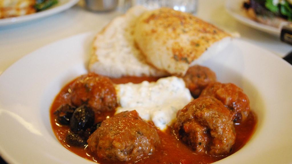Cómo hacer albóndigas en salsa caseras y tiernas