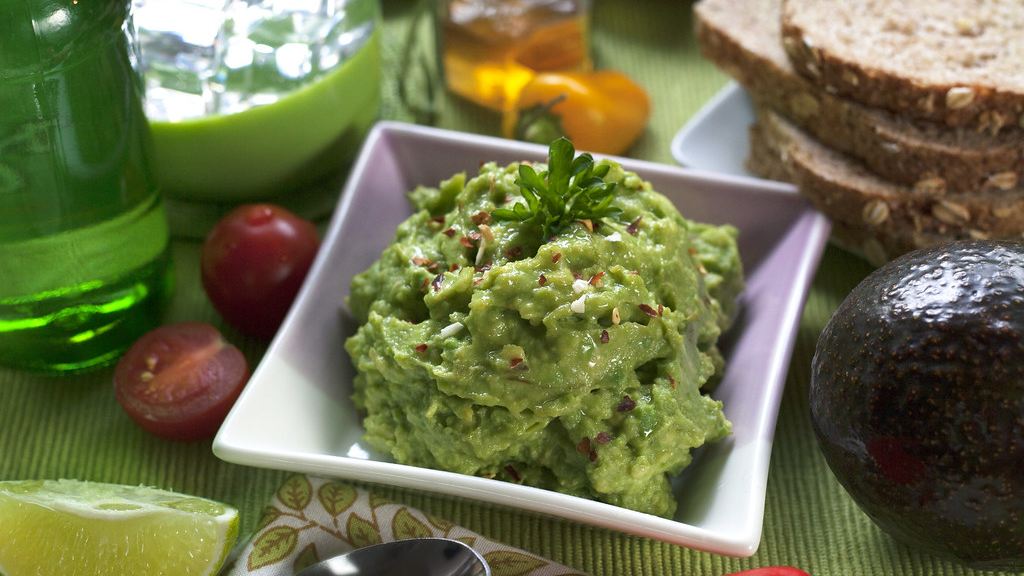 Cómo hacer guacamole casero (receta mexicana fácil)