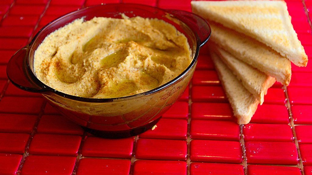 Cómo hacer hummus casero cremoso en 10 minutos
