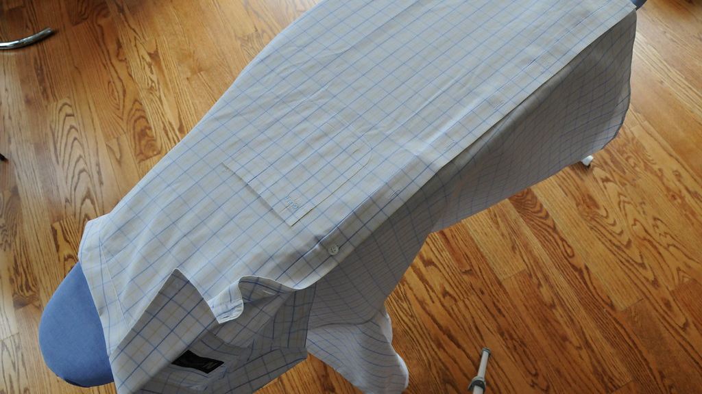Cómo planchar una camisa rápido y sin arrugas